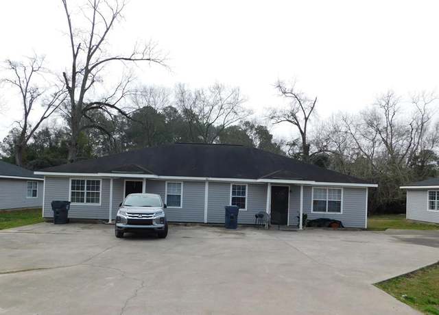 Property at 167 Reid St, Pelham, GA 31779, 6 beds, 3 baths