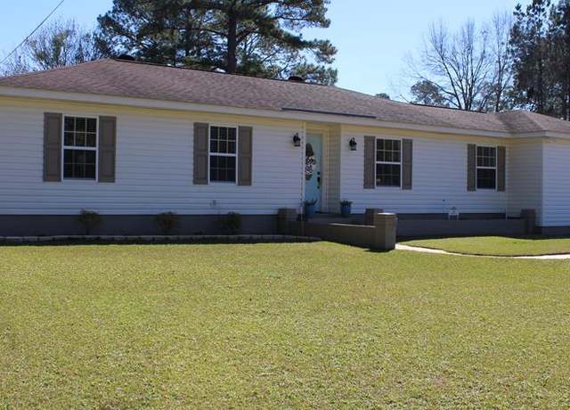 Property at 614 Patterson Still Rd, Thomasville, GA 31792, 4 beds, 3 baths
