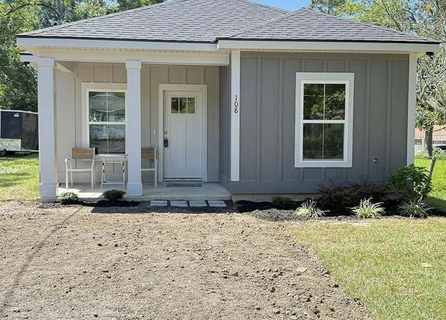 Property at 108 Augusta Ave, Thomasville, GA 31792, 3 beds, 2 baths