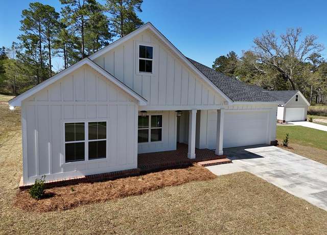 Property at 123 Bloomfield Dr, Thomasville, GA 31792, 3 beds, 2.5 baths