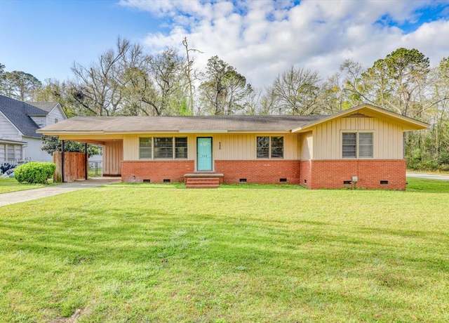 Property at 304 W Rountree St, Quitman, GA 31643, 3 beds, 2 baths