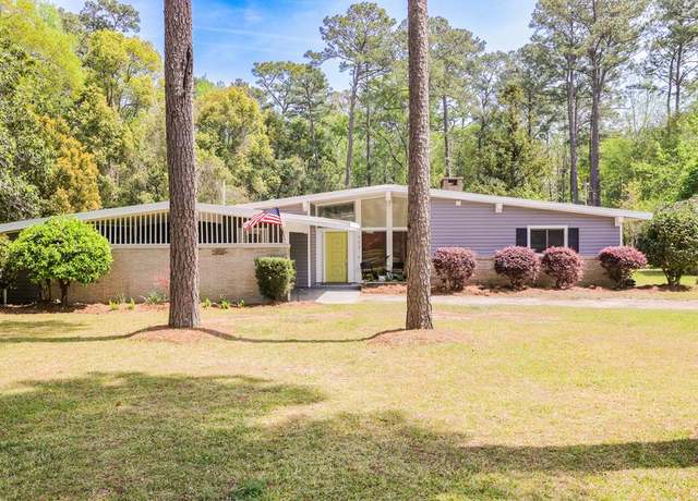 Property at 402 Palm Ave, Thomasville, GA 31792, 3 beds, 2 baths
