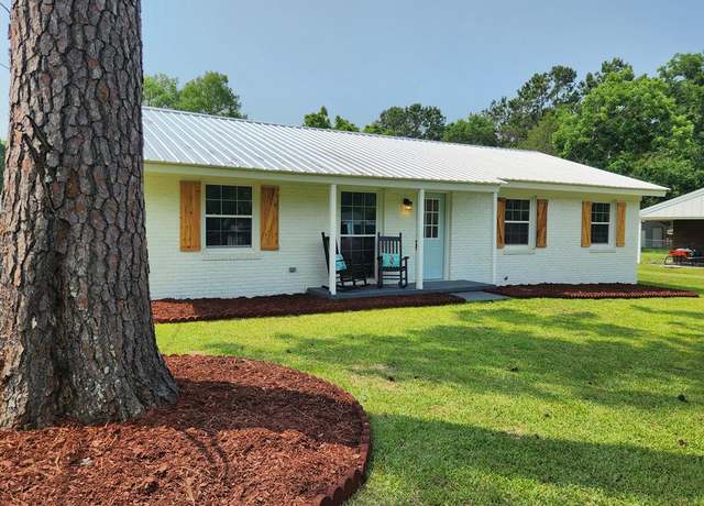 Property at 382 Libby Ln, Thomasville, GA 31757, 3 beds, 2 baths