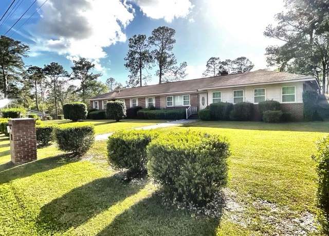 Property at 425 SW 8th St, Cairo, GA 39828, 3 beds, 2 baths