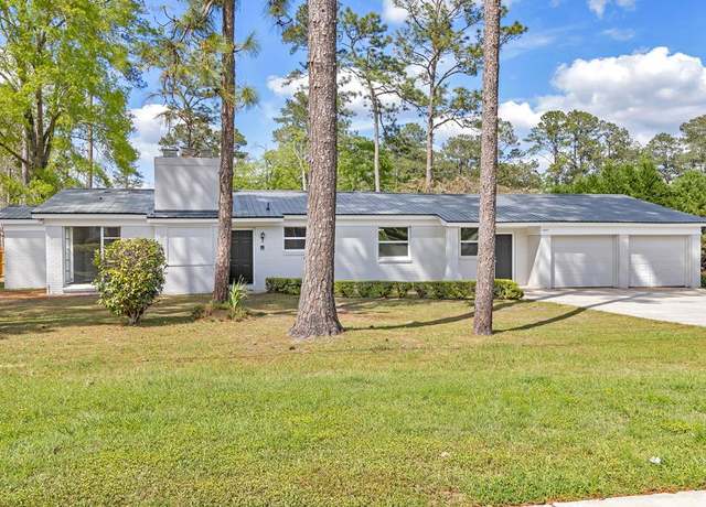 Property at 1045 S Pinetree Blvd, Thomasville, GA 31792, 4 beds, 2.5 baths