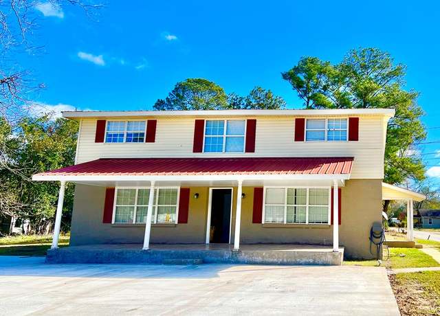Property at 2729 Central Ave, Tifton, GA 31794, 6 beds, 3 baths