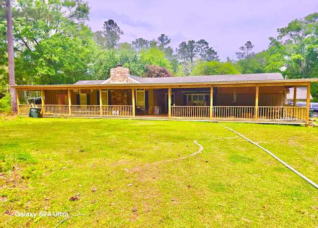 Property at 215 Plantation Ln, Thomasville, GA 31757, 5 beds, 4 baths