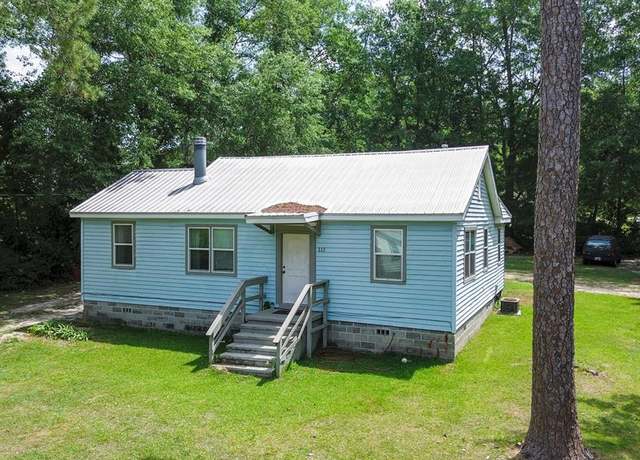 Property at 117 SW Pine Cirlce Cir, Cairo, GA 39828, 4 beds, 1 bath