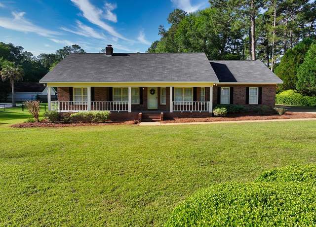 Property at 109 Northwoods Dr, Thomasville, GA 31792, 3 beds, 2 baths