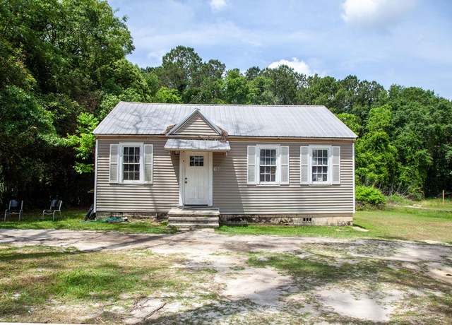 Property at 136 SW Pine Cir, Cairo, GA 39828, 3 beds, 1 bath