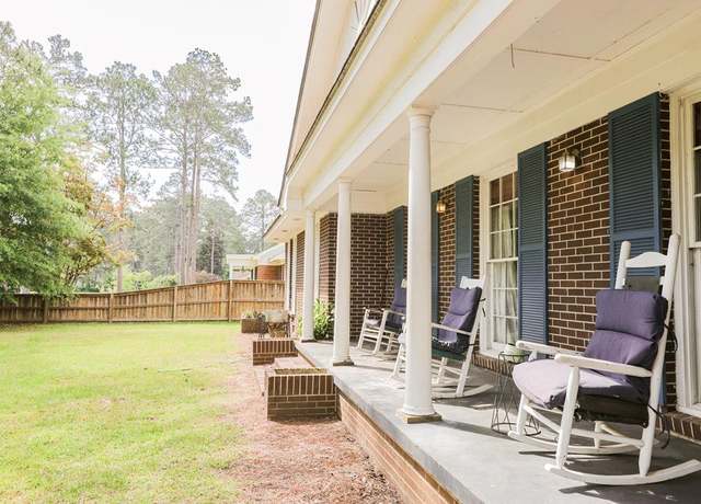 Property at 323 Dunedin Dr, Thomasville, GA 31792, 3 beds, 2 baths