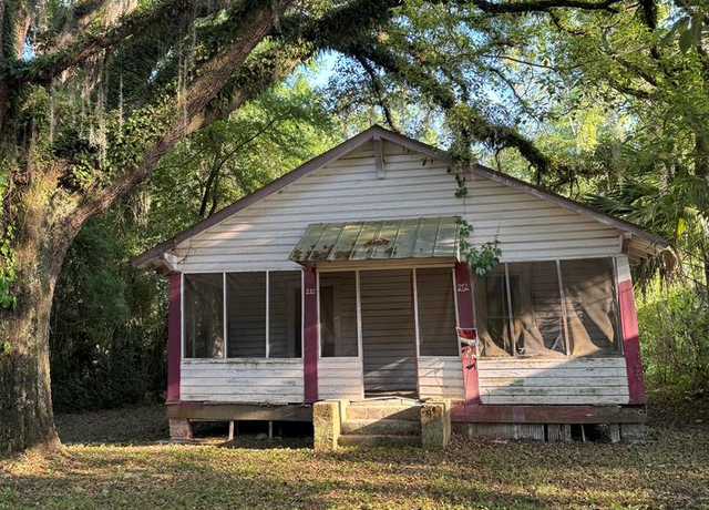 Property at 212 Reid St, Thomasville, GA 31792, 2 beds, 1 bath