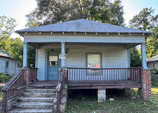 Property at 206 Magnolia St, Thomasville, GA 31792, 2 beds, 1 bath