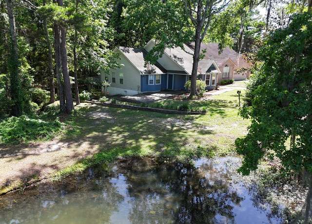 Property at 180 Crescent Cv, Thomasville, GA 31757, 2 beds, 2 baths