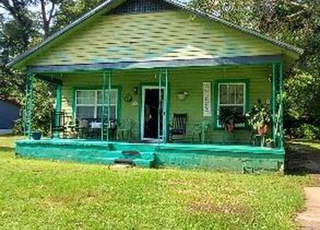 Property at 112 Horrix St, Thomasville, GA 31792, 3 beds, 1 bath