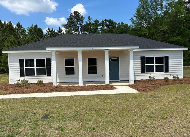 Property at 2005 Charleston Pl, Bainbridge, GA 39817, 3 beds, 2 baths