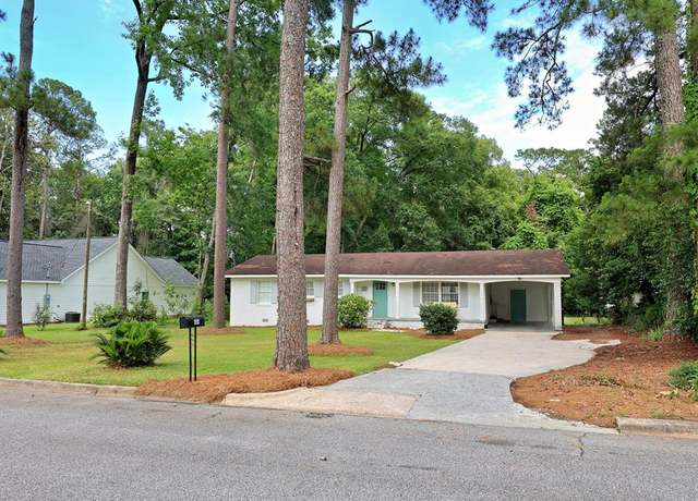 Property at 404 Palm Ave, Thomasville, GA 31792, 3 beds, 2 baths