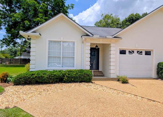 Property at 130 Lake Eagle Dr, Thomasville, GA 31792, 2 beds, 2 baths