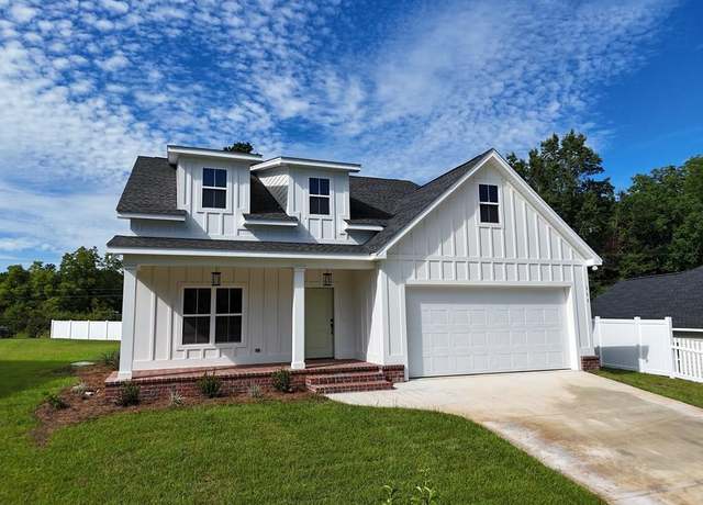 Property at 111 Bloomfield Dr, Thomasville, GA 31792, 4 beds, 2.5 baths