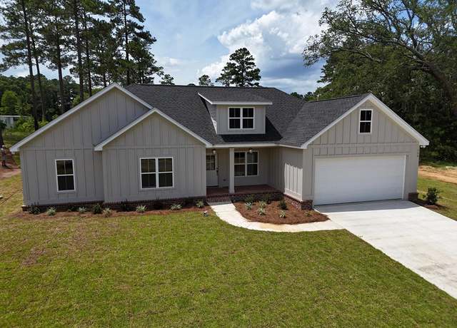 Property at 125 Bloomfield Dr, Thomasville, GA 31792, 4 beds, 2.5 baths