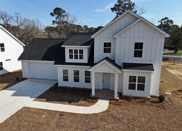 Property at 100 Farmington Hills Dr, Thomasville, GA 31792, 3 beds, 2.5 baths