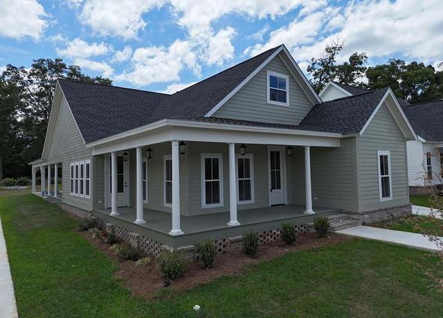 Property at 222 Victoria Pl, Thomasville, GA 31792, 3 beds, 2.5 baths