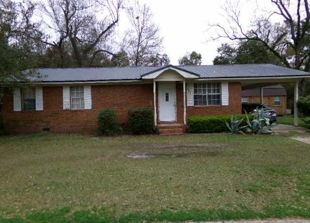 Property at 175 N Harney St, Camilla, GA 31730, 3 beds, 1.5 baths