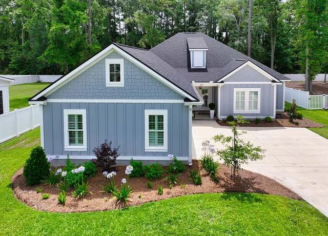 Property at 207 Morningside Dr, Thomasville, GA 31792, 3 beds, 2.5 baths