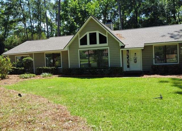 Property at 206 Live Oak Cir, Thomasville, GA 31792, 3 beds, 2 baths