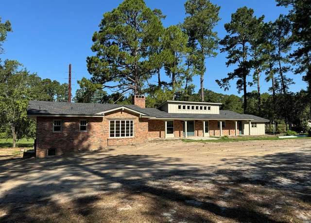 Property at 698 NW 12th Ave, Cairo, GA 39828, 4 beds, 4.5 baths
