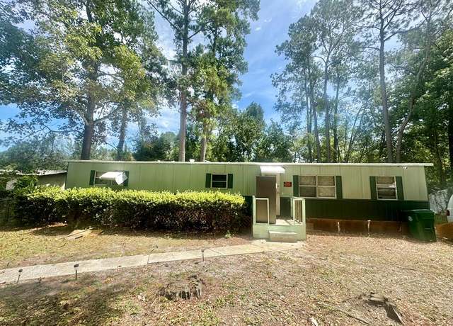 Property at 211 Stella St, Valdosta, GA 31601, 3 beds, 2 baths