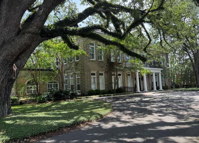Property at 314 N Dawson St #204, Thomasville, GA 31792, 2 beds, 2.5 baths