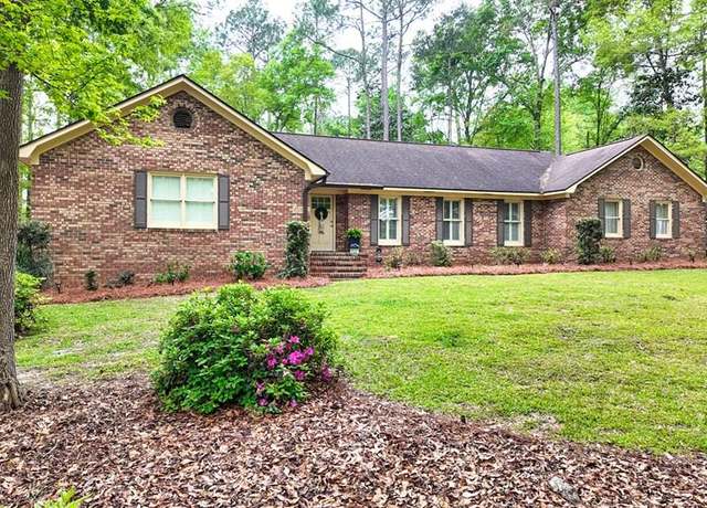 Property at 232 Cherokee Cir, Thomasville, GA 31757, 3 beds, 2 baths