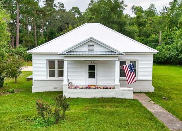 Property at 712 Young St, Thomasville, GA 31792, 3 beds, 2 baths