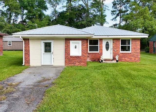 Property at 118 Crimson Cir, Thomasville, GA 31792, 5 beds, 2 baths