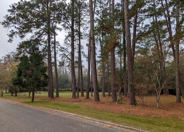 Property at 109 Robin Hood Rd, Thomasville, GA 31792