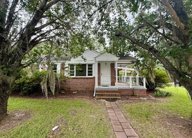 Property at 1523 E Pinetree Blvd, Thomasville, GA 31792, 2 beds, 1 bath
