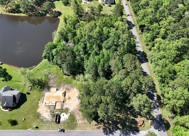 Property at 100 Sweetwater Dr, Thomasville, GA 31757