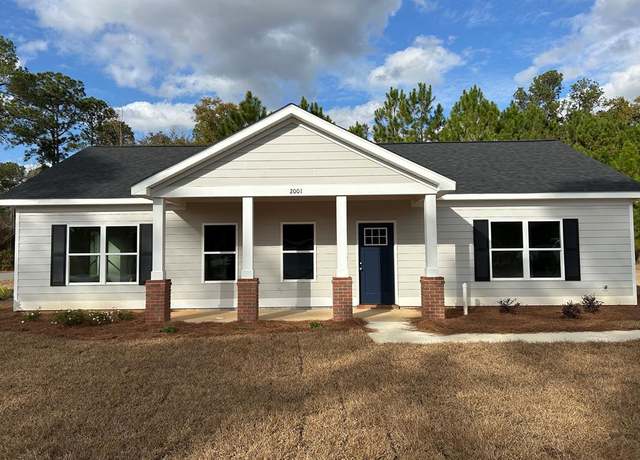 Property at 2001 Charleston Pl, Bainbridge, GA 39817, 3 beds, 2 baths