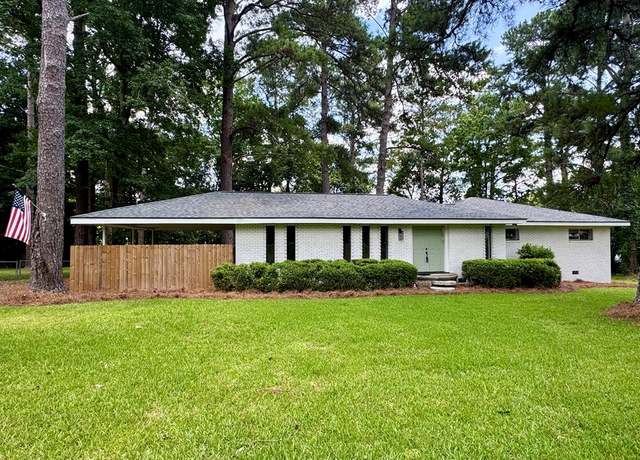 Property at 702 E Pinetree Blvd, Thomasville, GA 31792, 3 beds, 2 baths