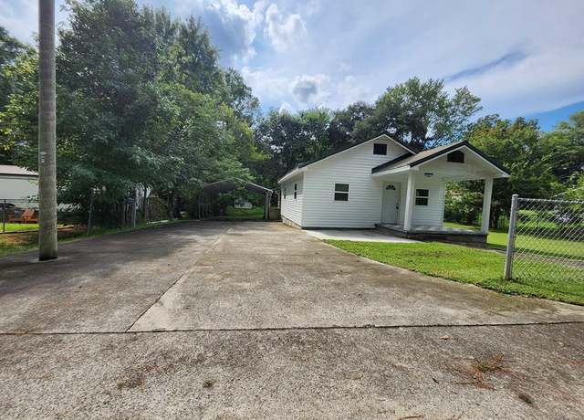 Property at 1712 Wendell Street St, Dalton, GA 30721, 3 beds, 2 baths