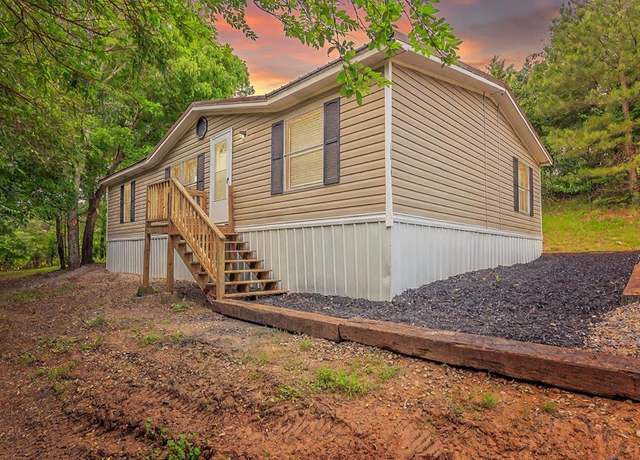 Property at 109 Timbervale Drive Dr, Dalton, GA 30721, 3 beds, 2 baths