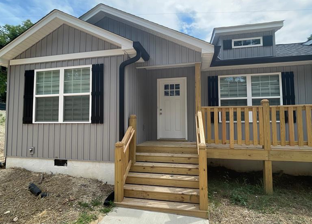 Property at 1420 Cleo Way Way, Dalton, GA 30720, 2 beds, 1 bath