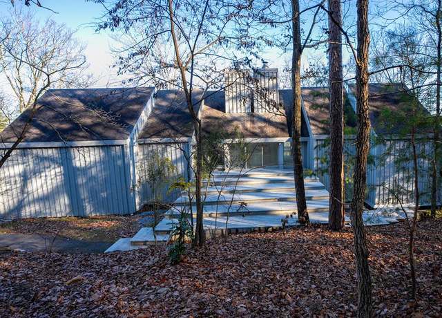 Property at 2309 Ravine Way Way, Dalton, GA 30720, 4 beds, 3 baths