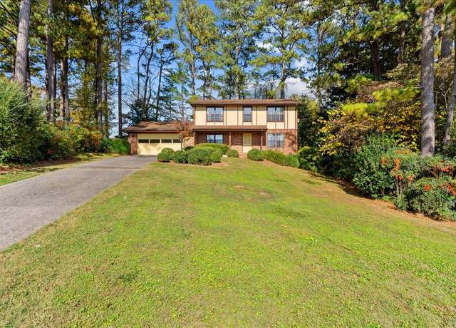 Property at 608 Brookview Lane Ln, Dalton, GA 30720, 4 beds, 3 baths