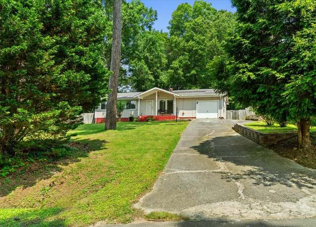 Property at 1908 Valley Brook Drive Dr, Dalton, GA 30720, 3 beds, 2 baths