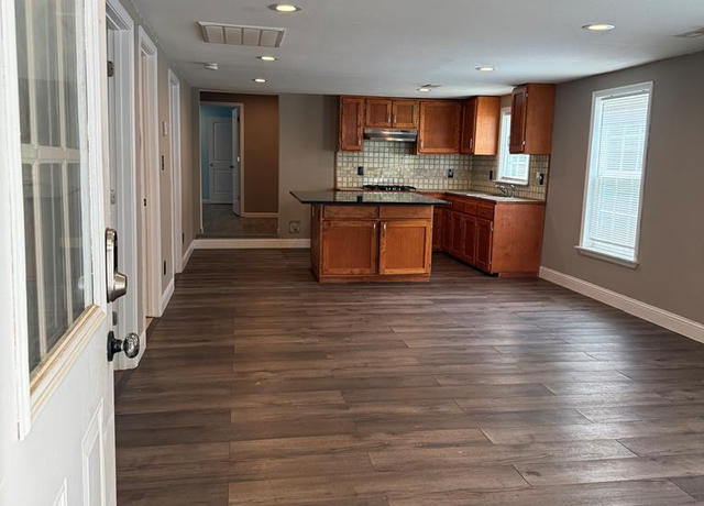 Property at 506 Teasley Street St, Dalton, GA 30721, 4 beds, 2 baths