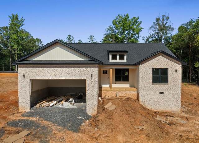Property at 405 Earls Way, Chatsworth, GA 30705, 3 beds, 2 baths