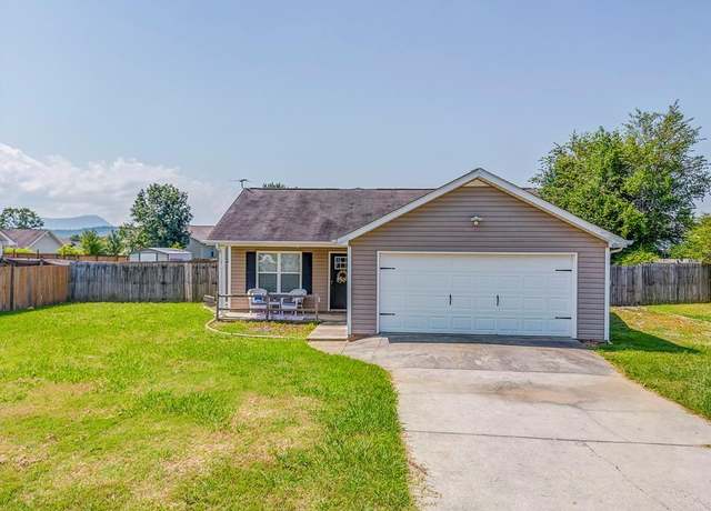 Property at 212 Elbert Street St, Chatsworth, GA 30705, 3 beds, 2 baths