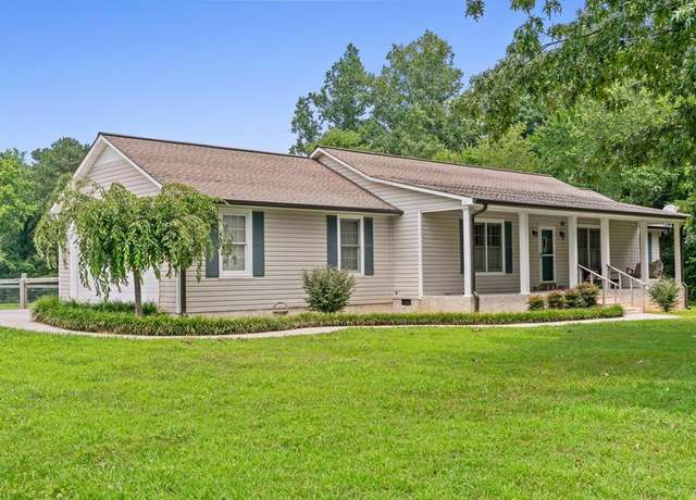 Property at 662 Nance Springs Road Rd, Dalton, GA 30721, 3 beds, 2 baths
